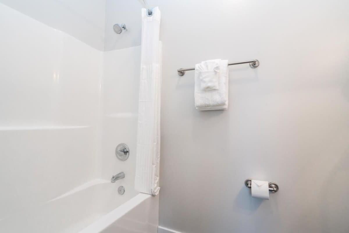 Cozysuites Music Row Stunning 2Br -Free Parking 05 แนชวิลล์ ภายนอก รูปภาพ